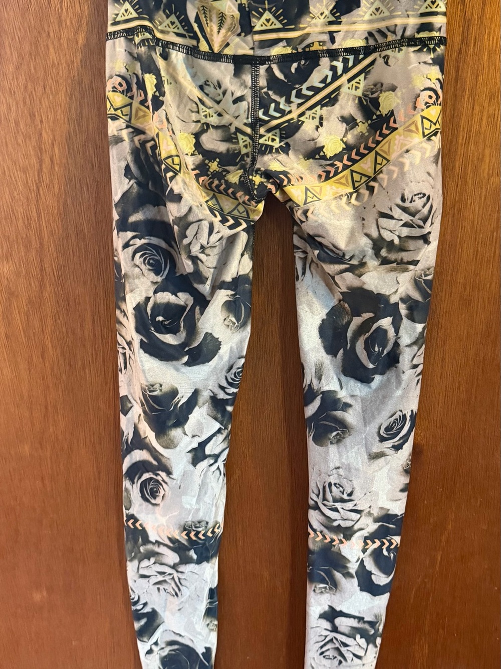 Teeki leggings Rose and Skull- 2 for 1! - Picture 3 of 6